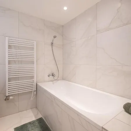 Mf Coral 64 Premium Apartament *